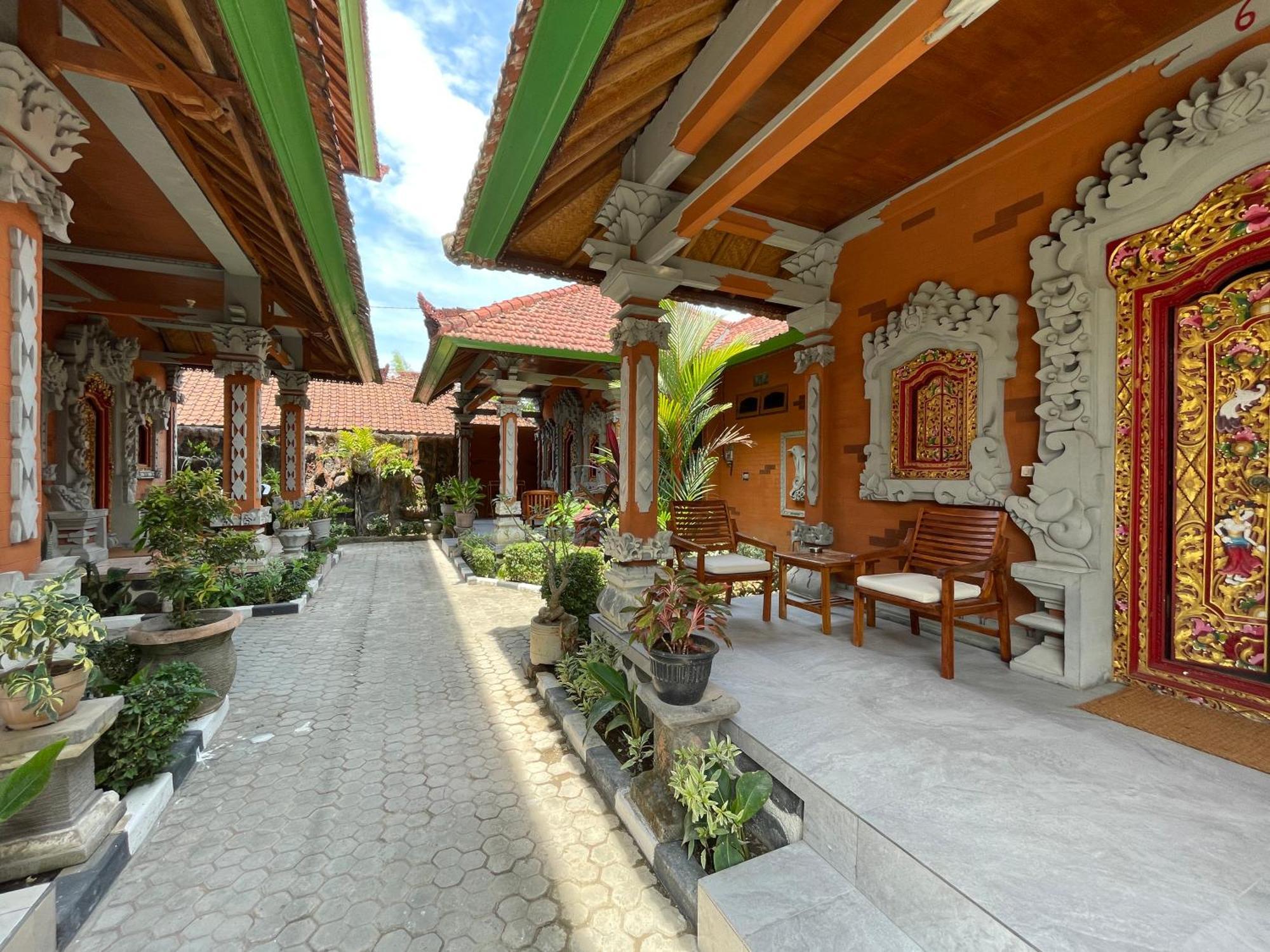 Kubu Elsa Bali Hotel Lovina  Bagian luar foto