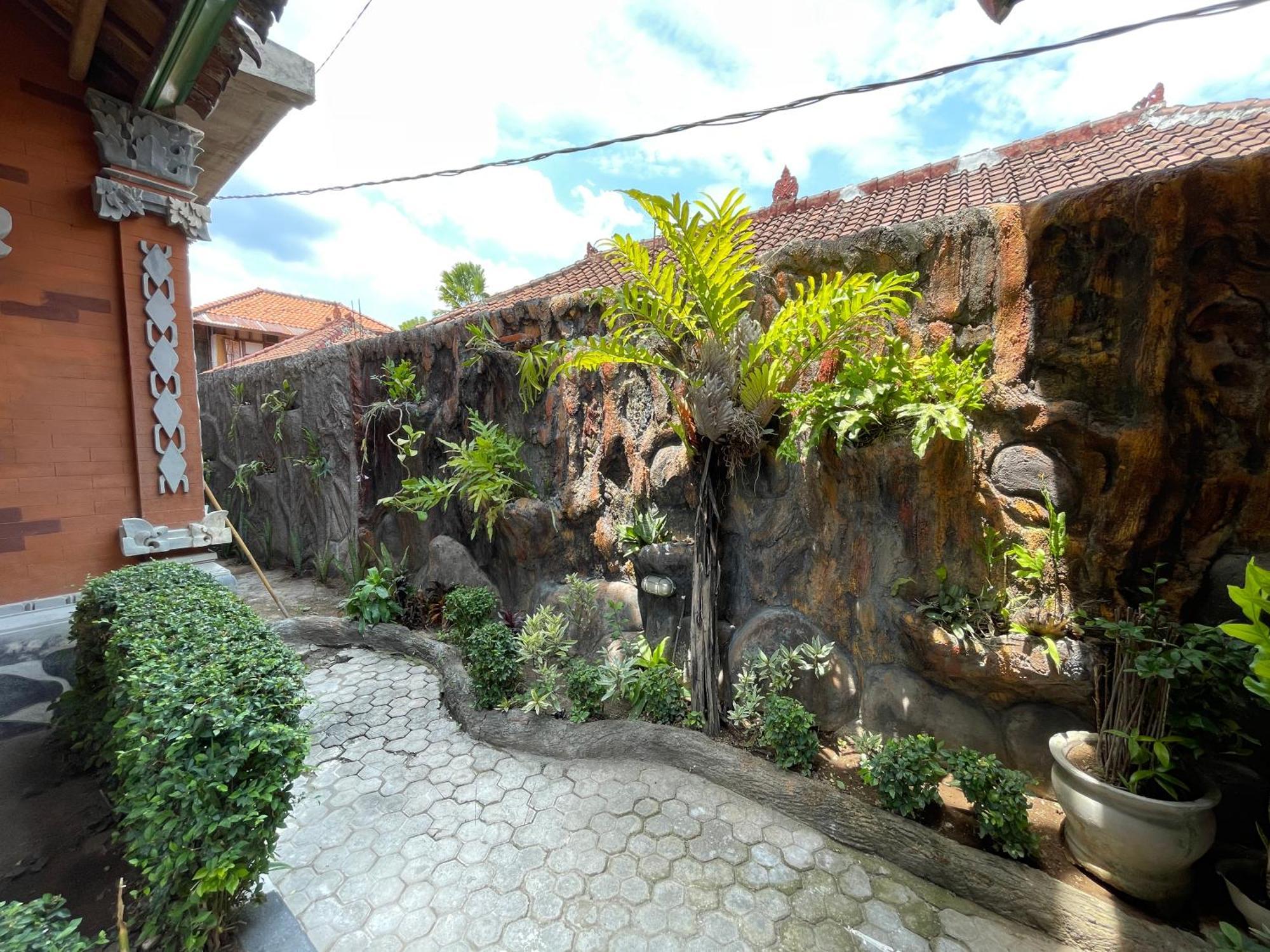 Kubu Elsa Bali Hotel Lovina  Bagian luar foto