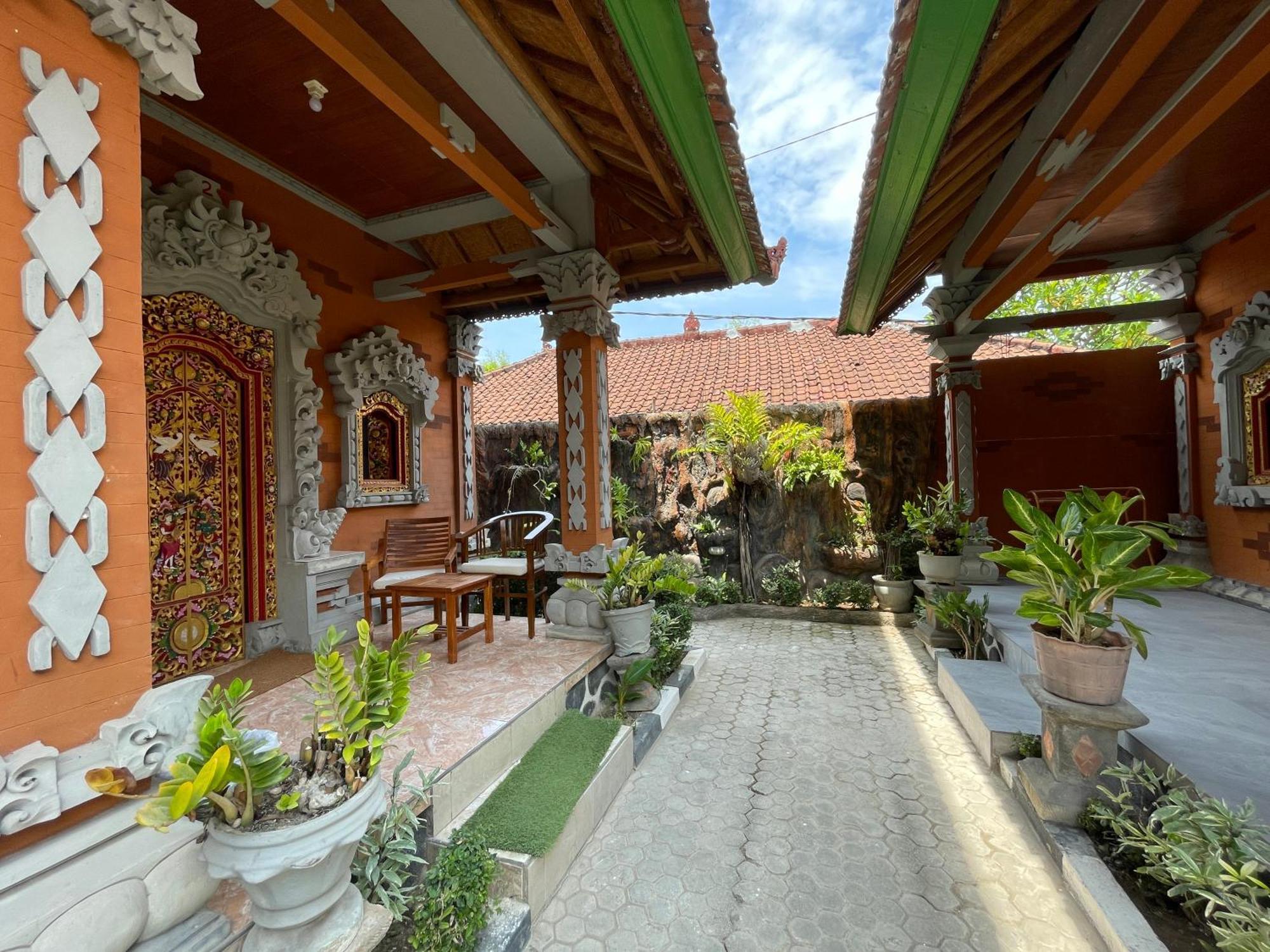 Kubu Elsa Bali Hotel Lovina  Bagian luar foto