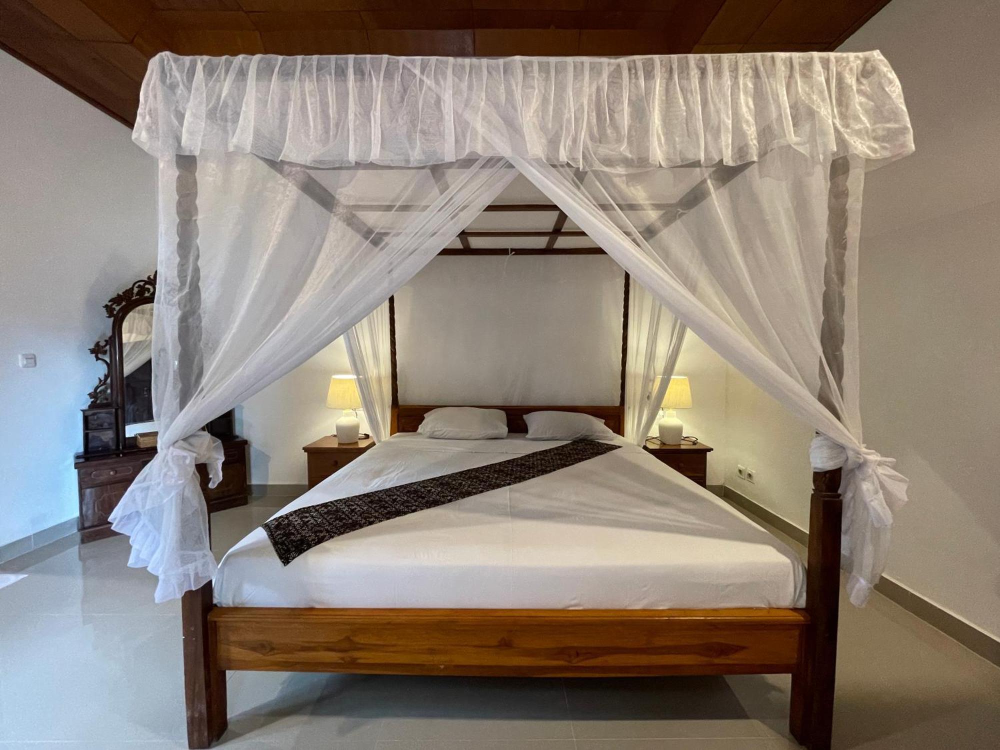 Kubu Elsa Bali Hotel Lovina  Ruang foto