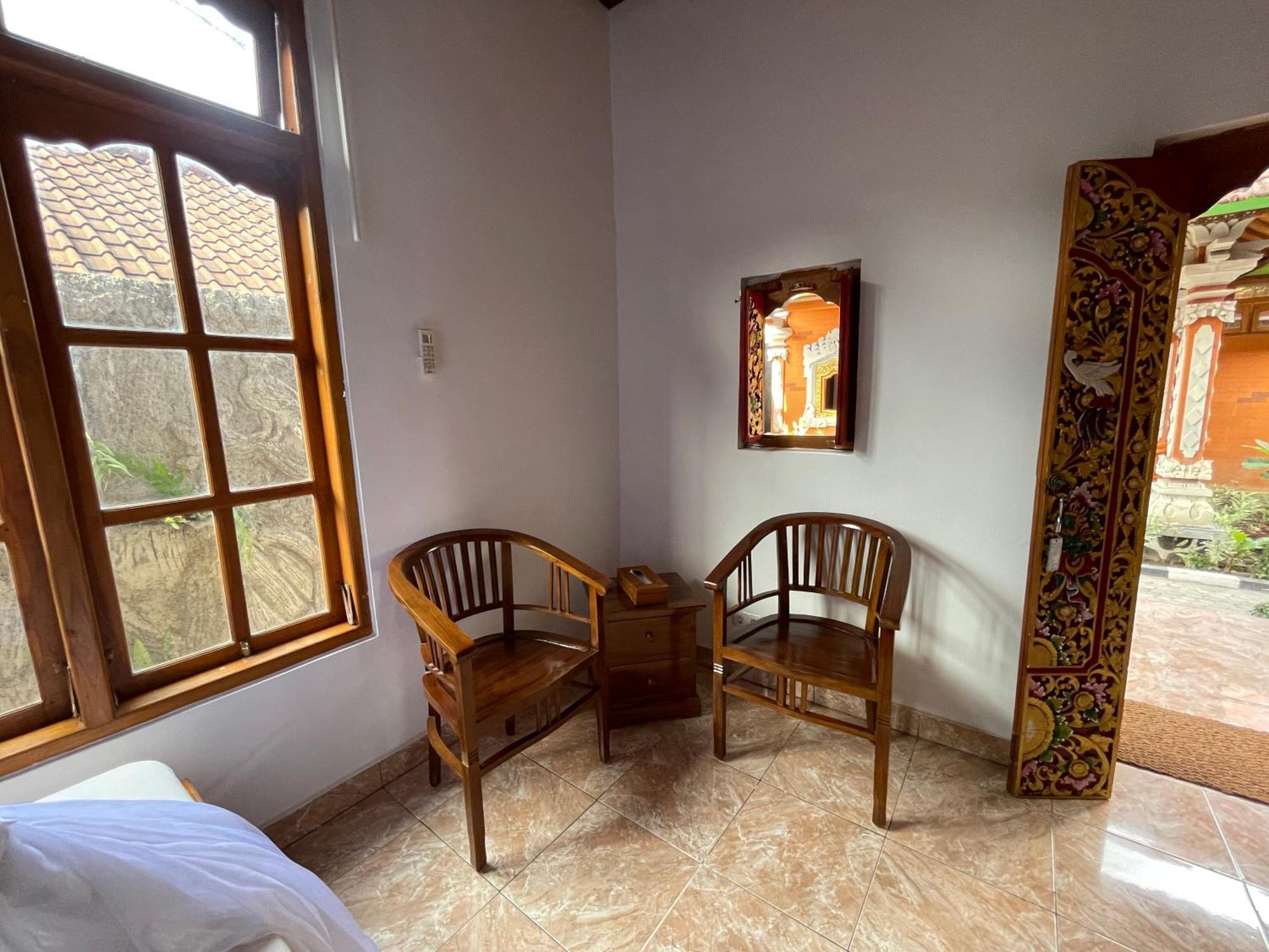 Kubu Elsa Bali Hotel Lovina  Ruang foto
